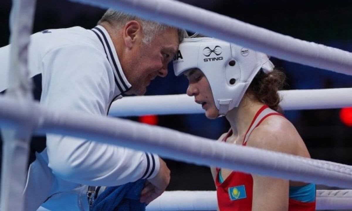 Казахстан выиграл серебро на женском ЧМ по боксу