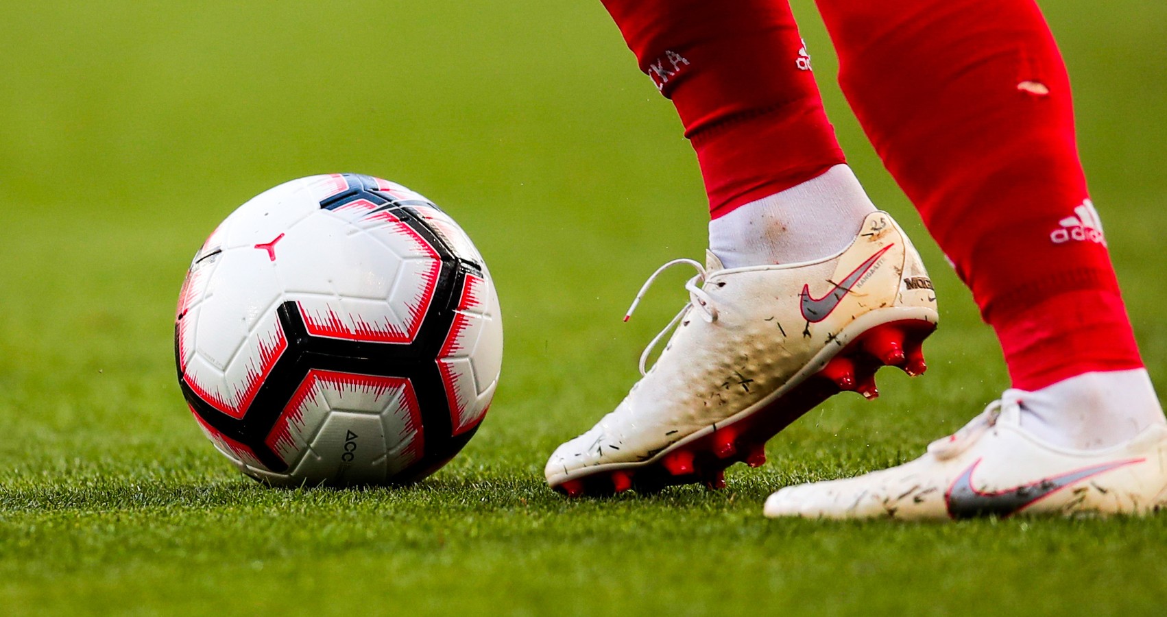 18-летний футболист скончался после попадания мячом на тренировке