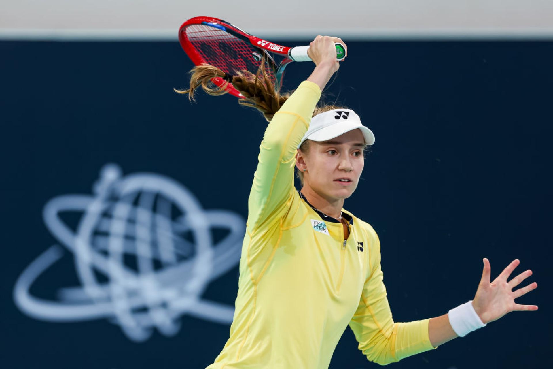 Теннисистка Елена Рыбакина сыграет Анастасией Павлюченковой в полуфинале турнира в Дохе