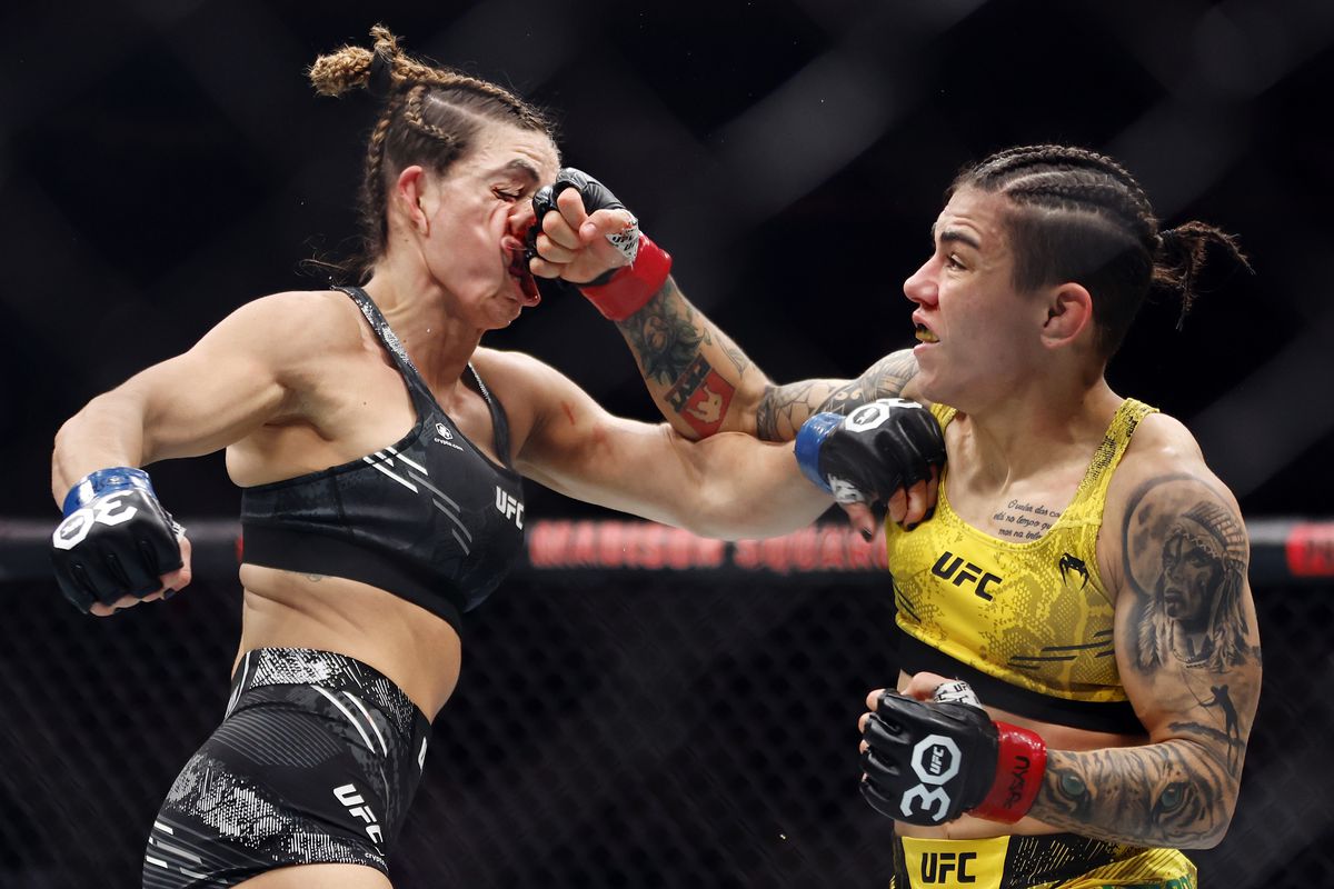 Джессика Андраде победила Марину Родригес: результаты поединка на турнире UFC 300