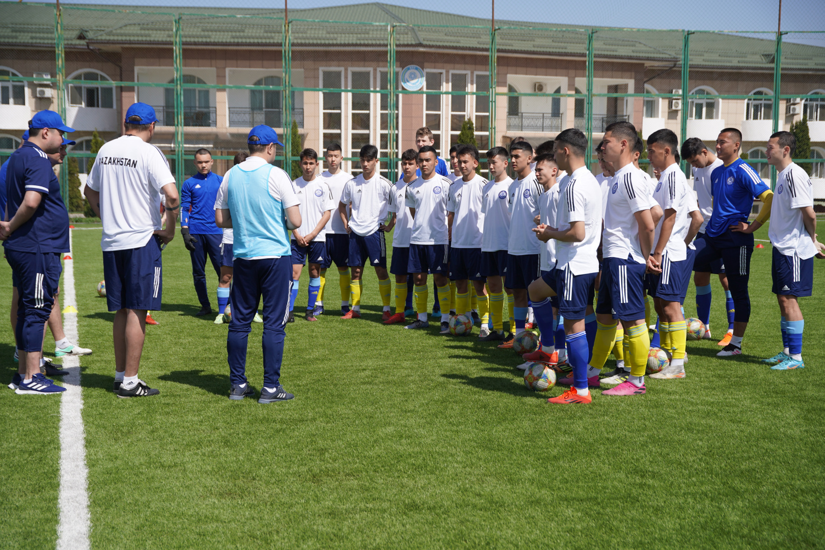 Юношеская U-19 сборная Казахстана по футболу проведет сборы и сыграет с Кыргызстаном