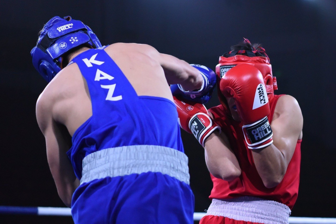Боксер Нурбек Марсал выиграл у кыргызстанца Нишонова и победил на турнире в Астане