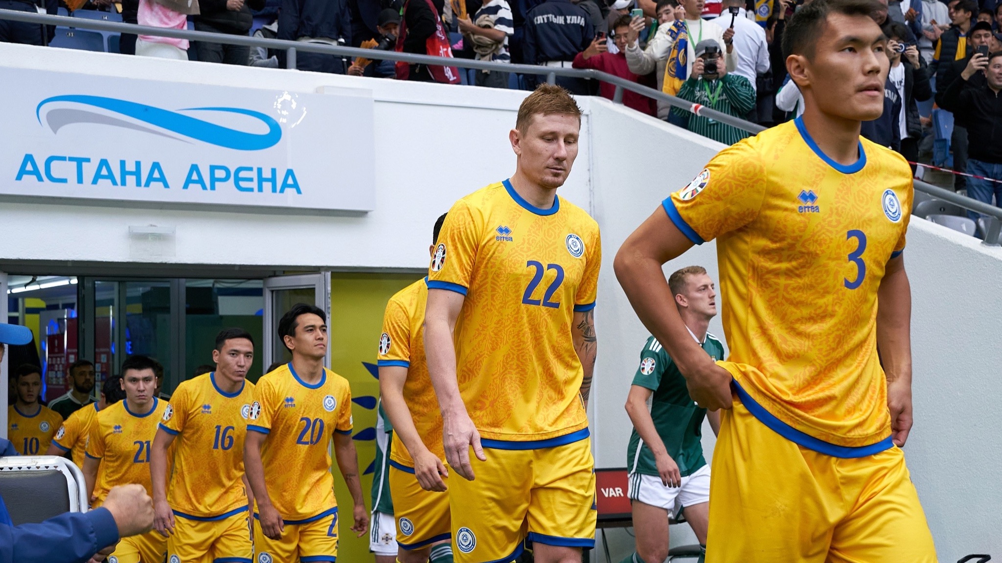 Комментатор Ермухамед Маулен предложил Казахстану «сдать» матч с Данией