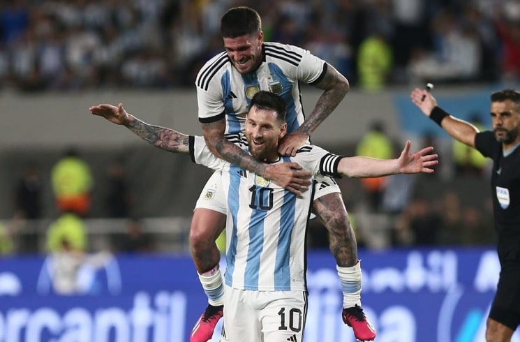 Месси забил сто второй гол за сборную Аргентины и вошел в историю