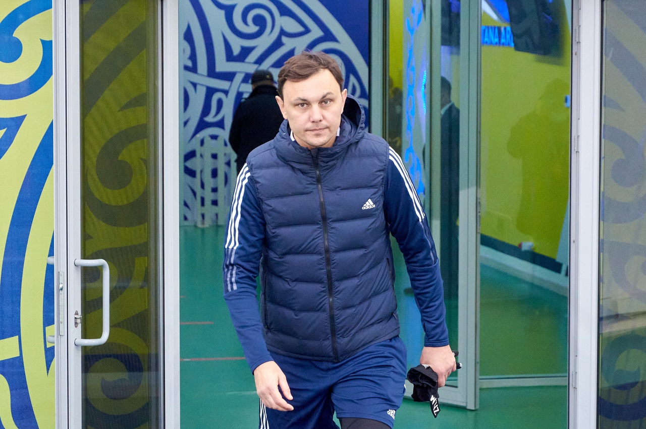 Экс-игрок сборной Казахстана Максим Жалмагамбетов: нынешние руководители создали хорошую атмосферу, которой не было при Айтхожине