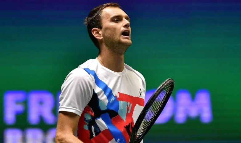 Казахстанский теннисист Александр Недовесов вышел в полуфинал парного турнира в Лос-Кабосе