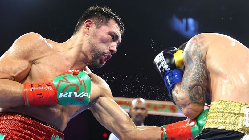 Казахстанский боксер Алимханулы жаждет боя против Канело