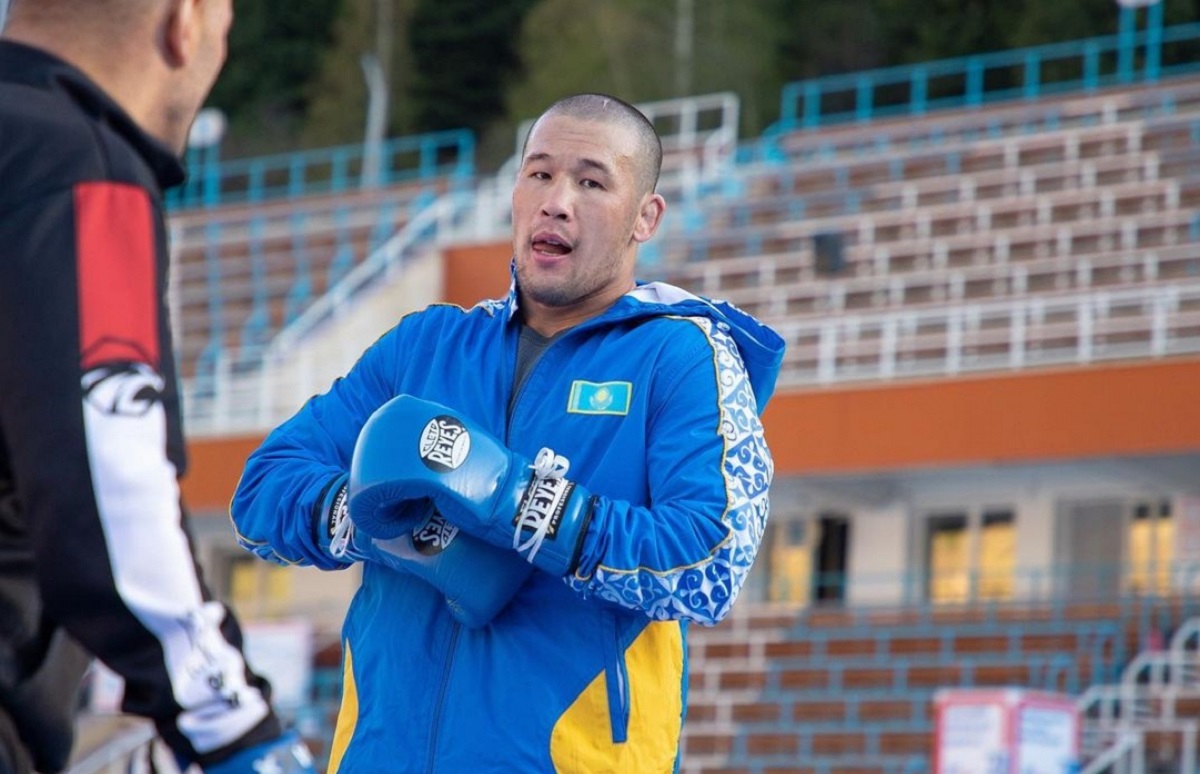 Шавкат Рахмонов поддержал сборную Казахстана после победы над Данией