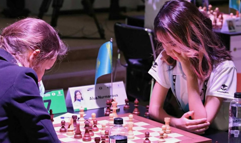 16-летняя шахматистка из Казахстана Алуа Нурманова победила чемпионку мира из Китая