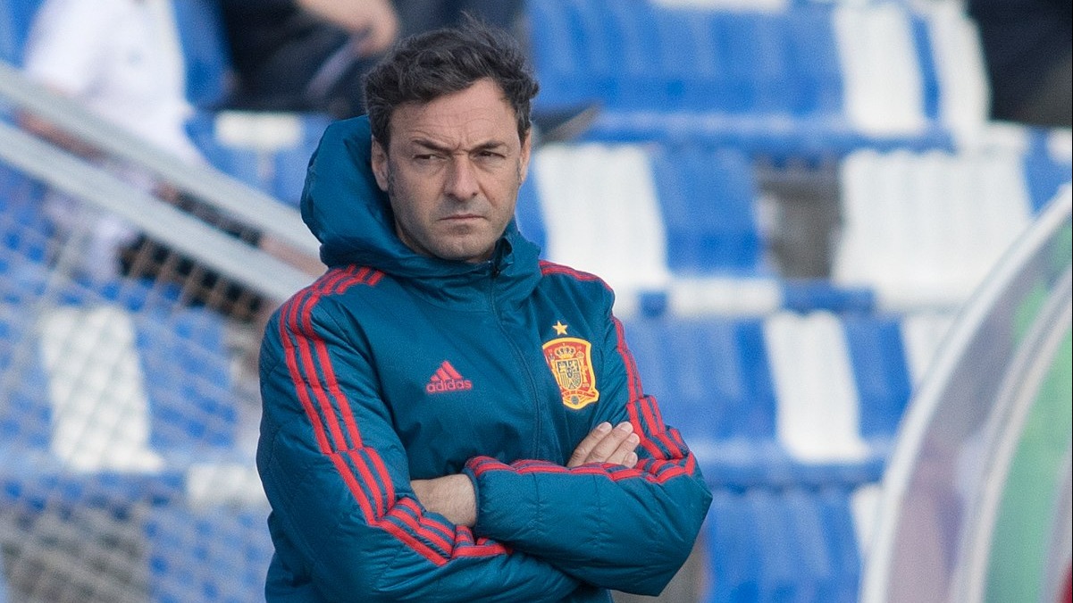 Тренер молодежной сборной Испании рассказал о подготовке команды на искусственном поле перед матчем с Казахстаном