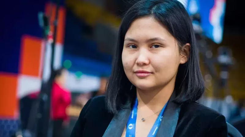 Бибисара Асаубаева сенсационно обыграла сильнейшую шахматистку мира