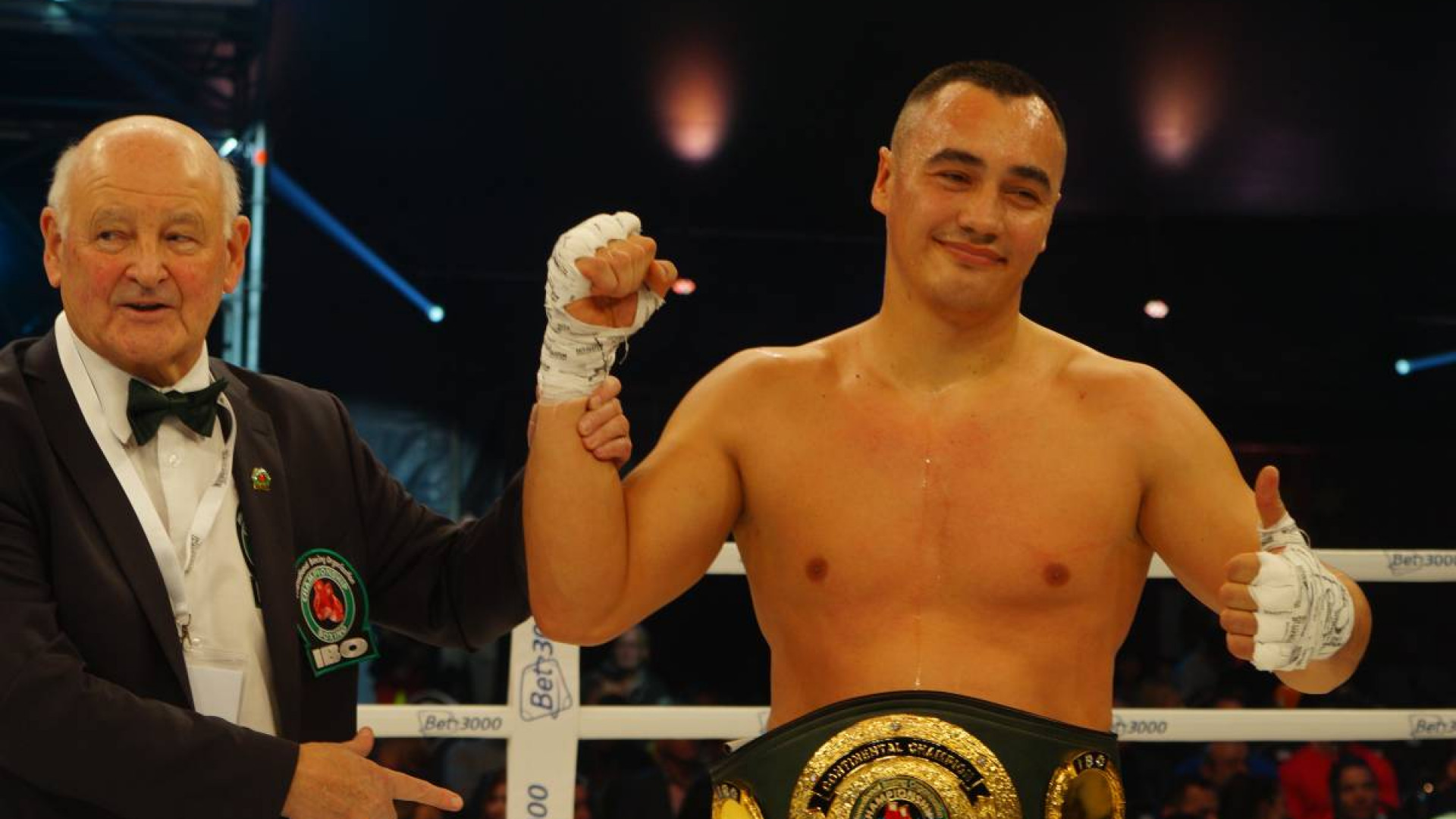 Казахстанский боксер Жан Кособуцкий проведет бой с американцем Андерсоном