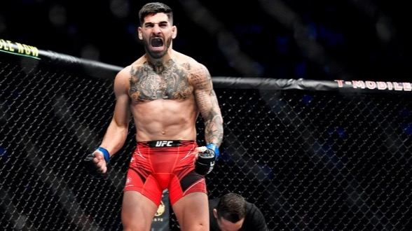 Грузинский боец подерется с Волкановски за титул чемпиона UFC в январе