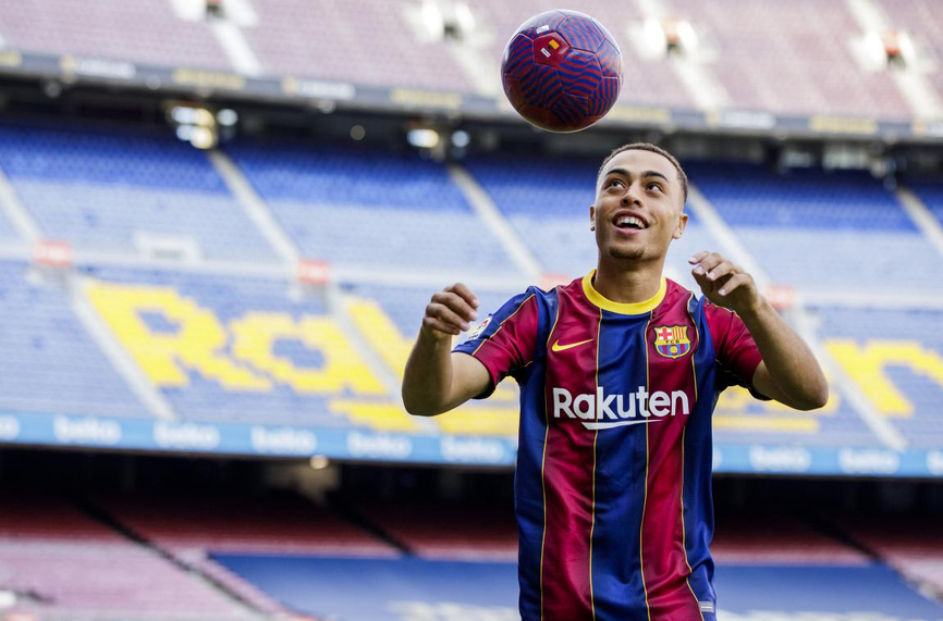 Защитник «Барселоны» Дест перешел в ПСВ на правах аренды