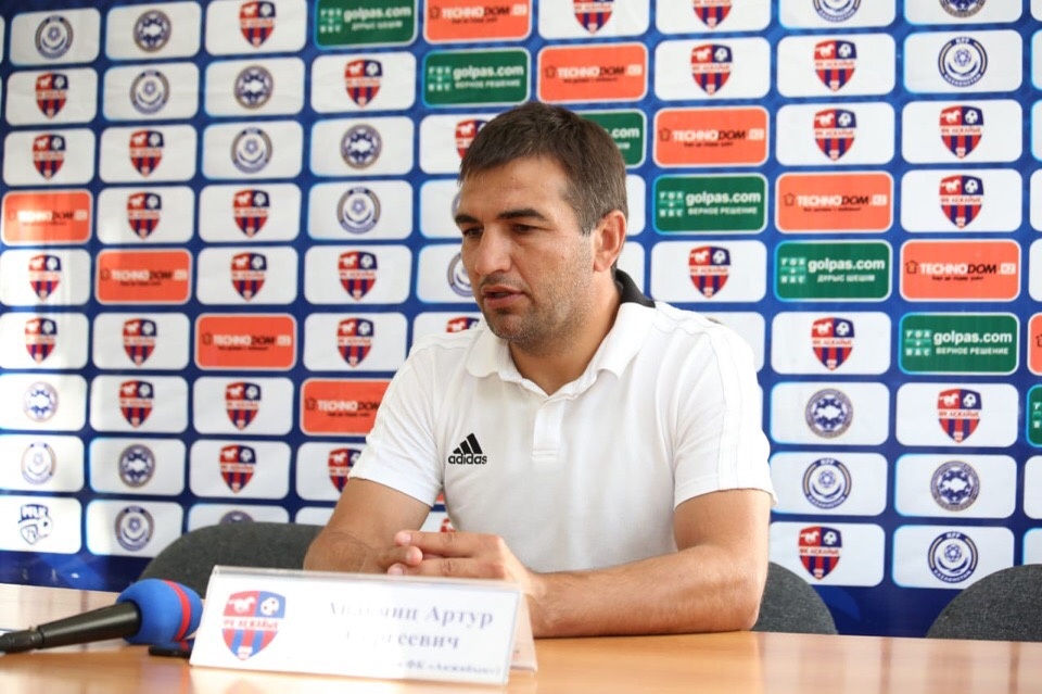 Казахстанский специалист назначен исполняющим обязанности главного тренера российского клуба