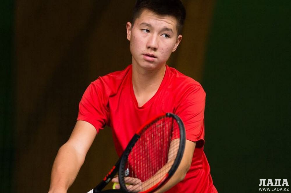 Казахстанский теннисист Жукаев вышел в финал квалификации турнира во Франции