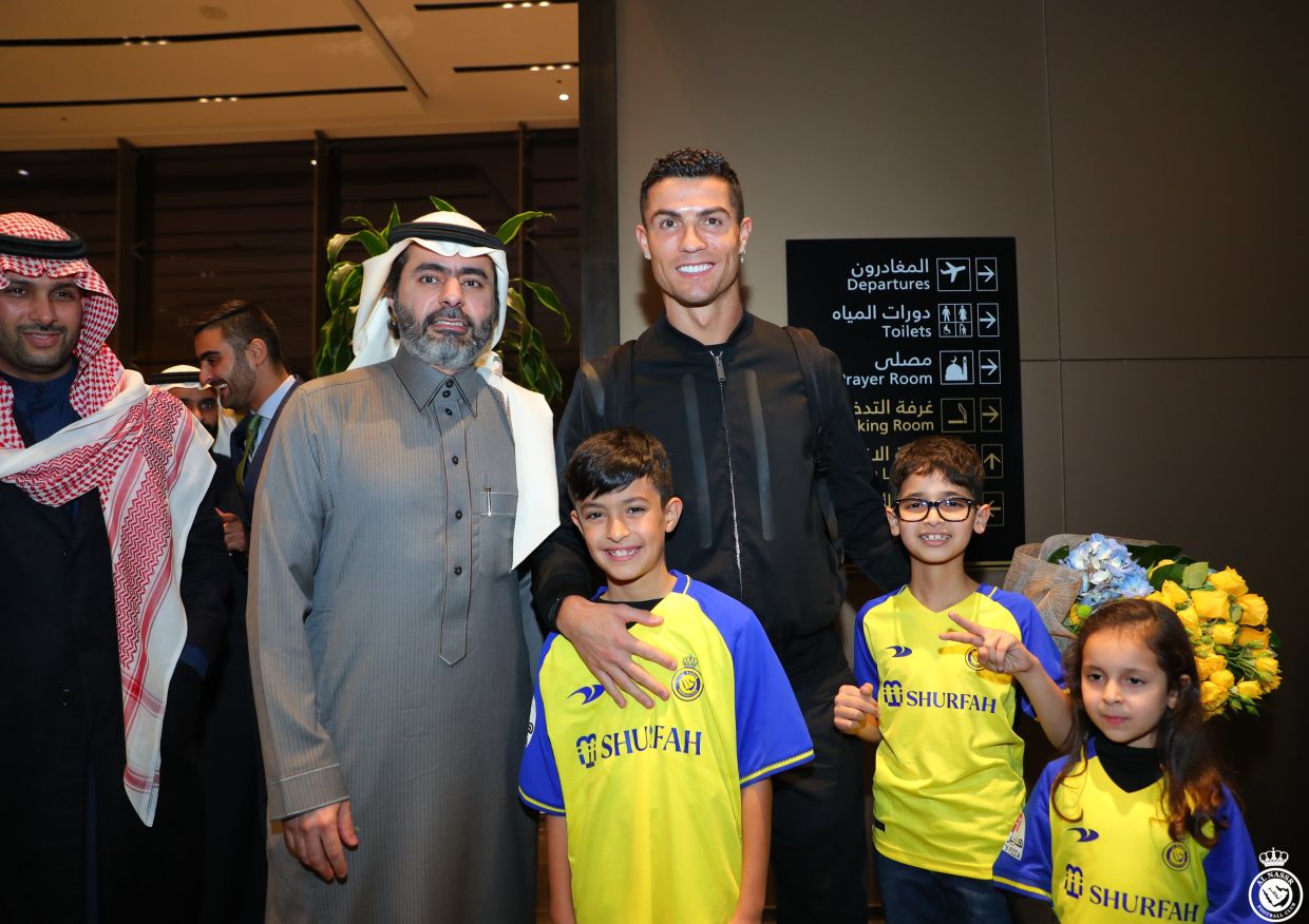 «Побеждать, улыбаться и играть в футбол». Роналду рассказал о целях в «Аль-Насре»
