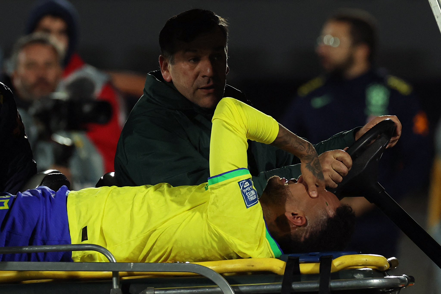 Врач сборной Бразилии прокомментировал травму Неймара
