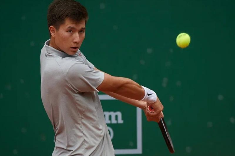 Казахстанский теннисист Жукаев уступил на старте турнира в Мексике
