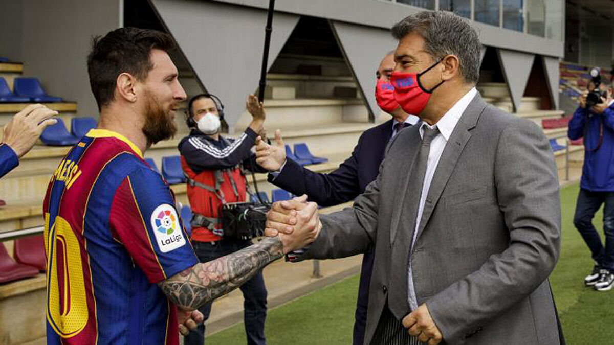 Лапорта подтвердил возвращение Месси в «Барселону»