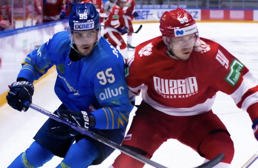 Сборная Казахстана по хоккею крупно уступила России перед стартом ЧМ