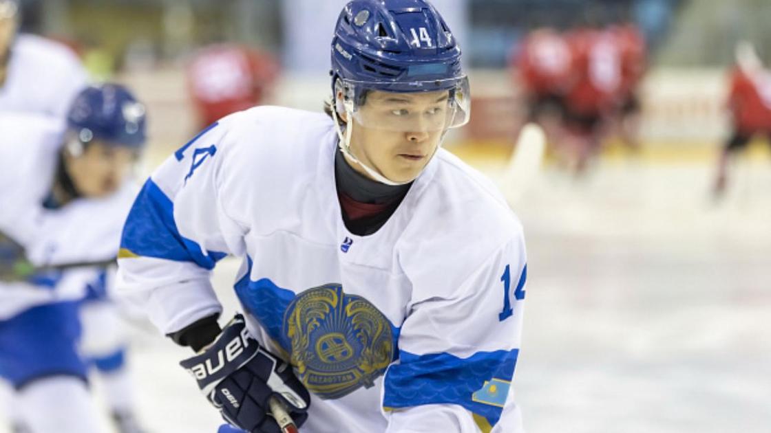 Назван лучший хоккеист сборной Казахстана в первом матче молодежного ЧМ-2024