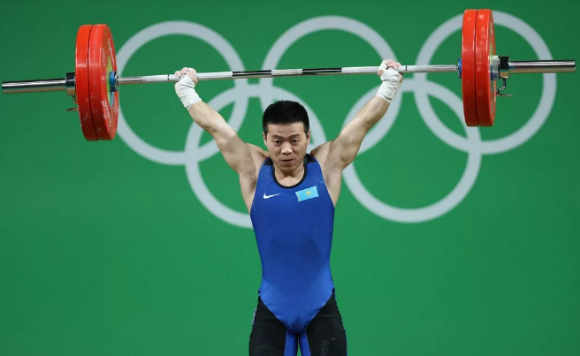 Казахстанский тяжелоатлет Арли Чонтей выиграл бронзу на чемпионате Азии – 2023