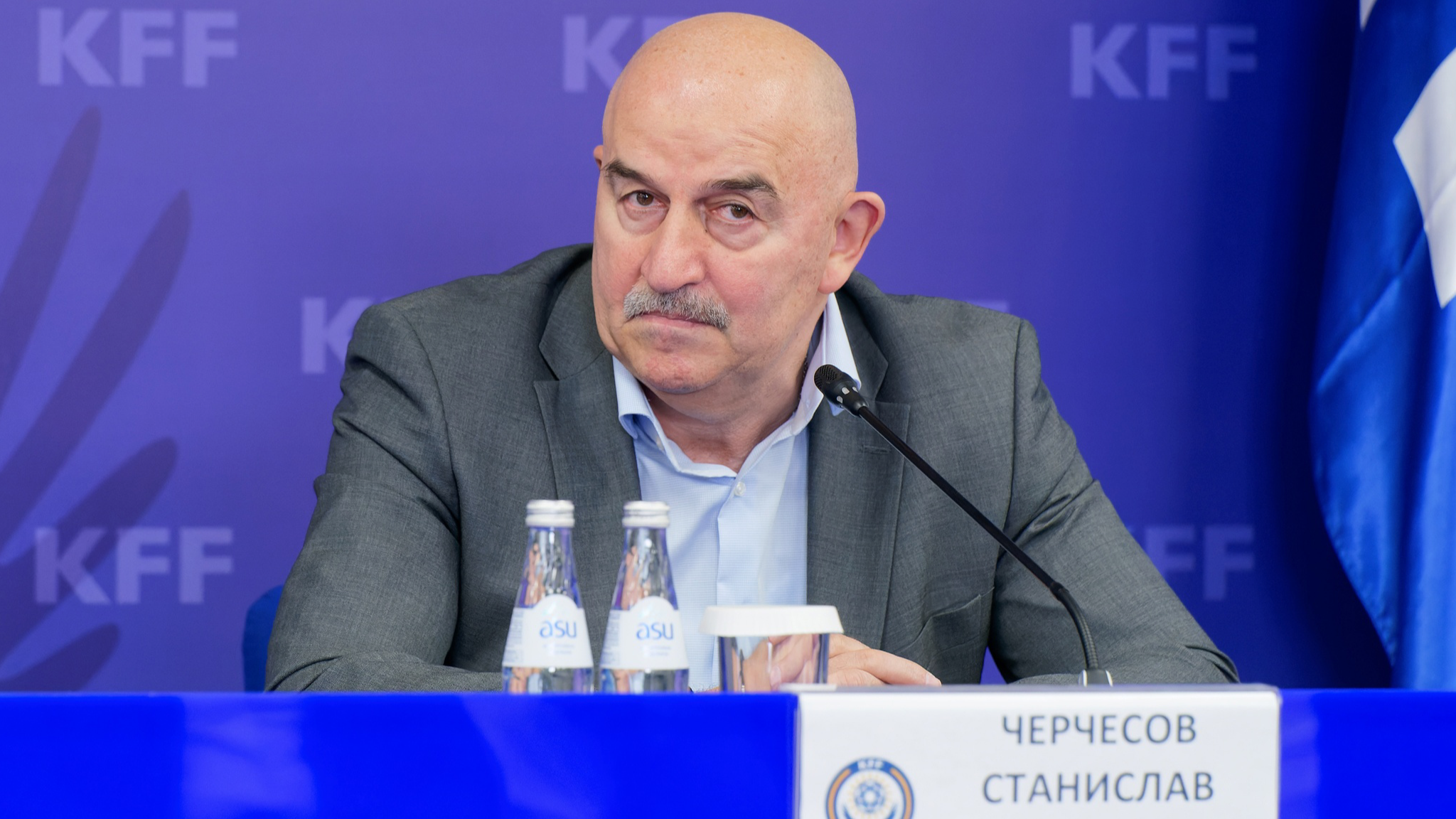 Главный тренер сборной Казахстана – о слухах про свою зарплату: делите на пять
