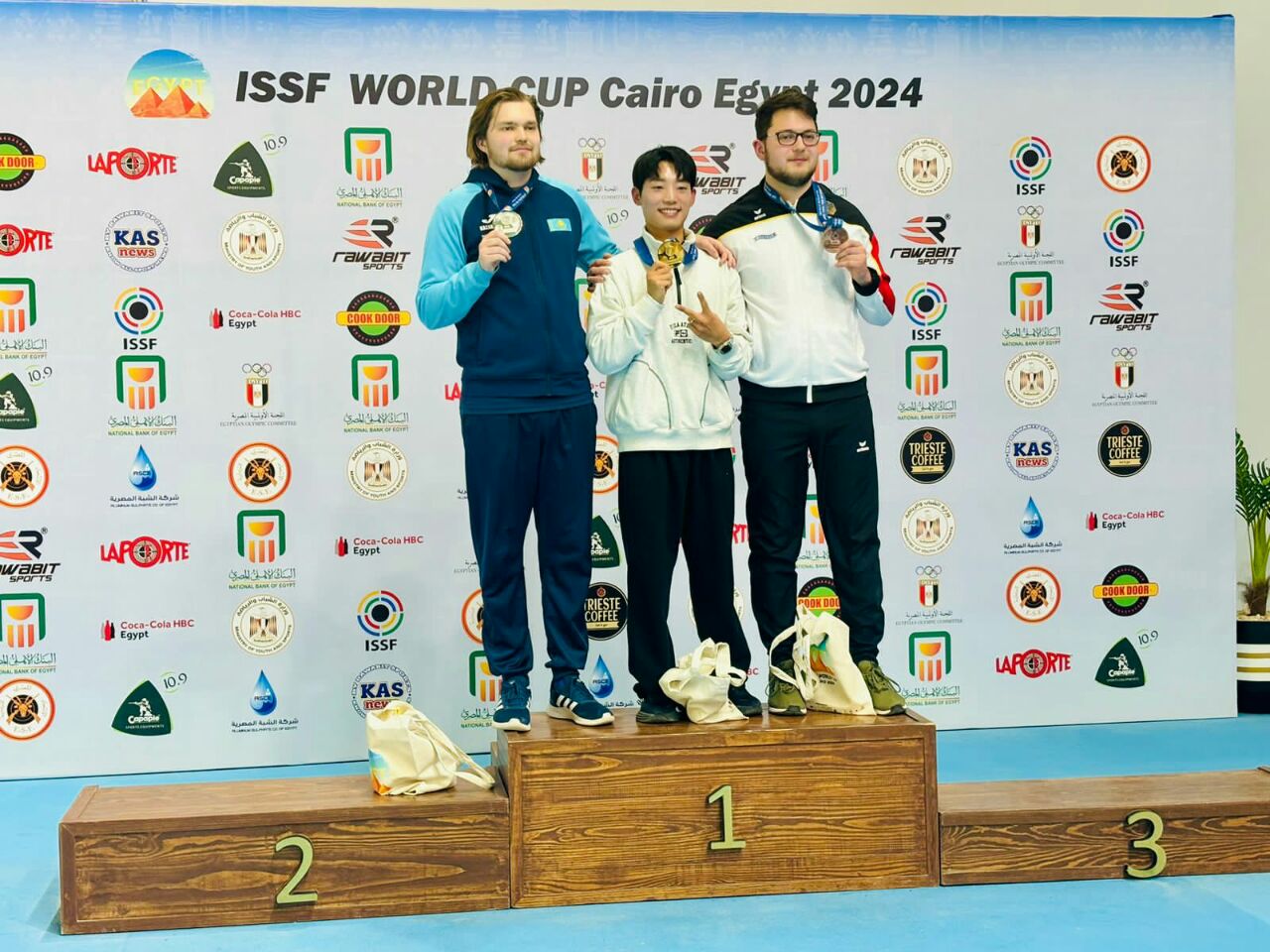 Казахстанец завоевал «серебро» на Кубке мира по стрельбе