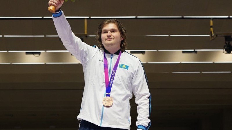 Казахстанский спортсмен по пулевой стрельбе Чирюкин завоевал бронзовую медаль на Азиатских играх