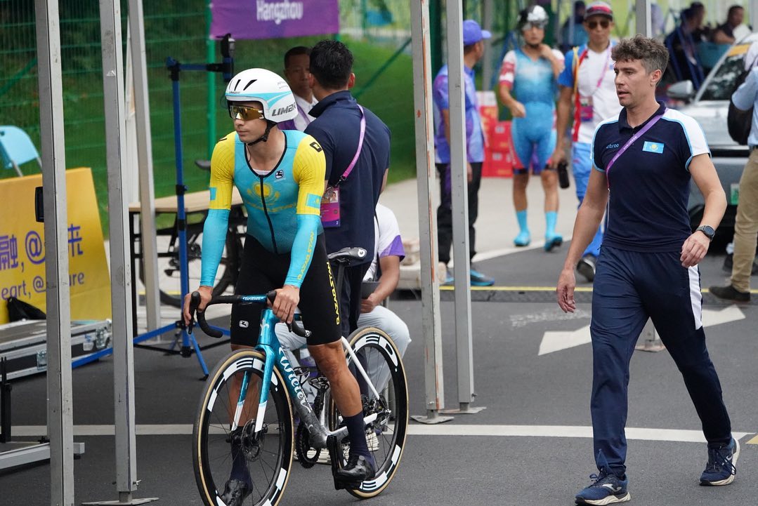 Казахстанские велосипедисты Евгений Федоров и Алексей Луценко завоевали золото и серебро на Азиаде-2023