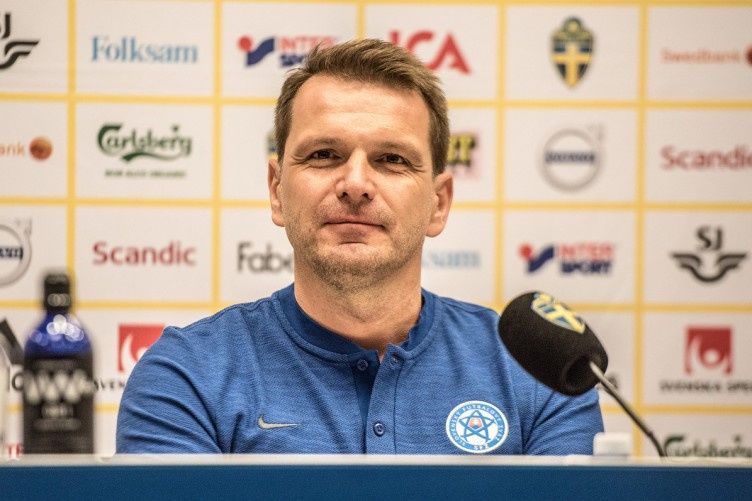 Казахстан после сенсационной победы уволил тренера сборной Словакии