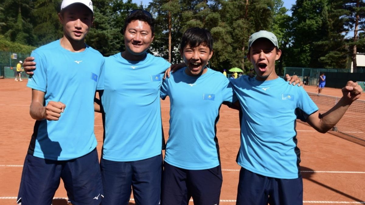 Казахстанские юниоры победили экс-чемпионов мира ЧМ-2022