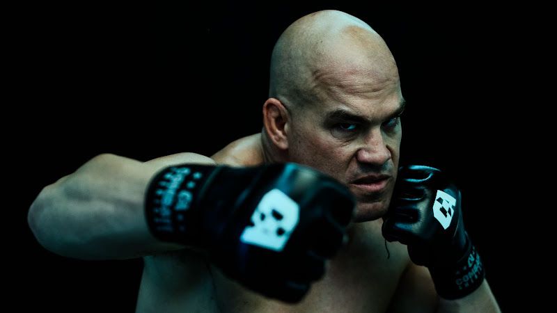 Скандальный Член зала Славы UFC дебютирует в профессиональном боксе в 46 лет. Главные факты о карьере Ортиса