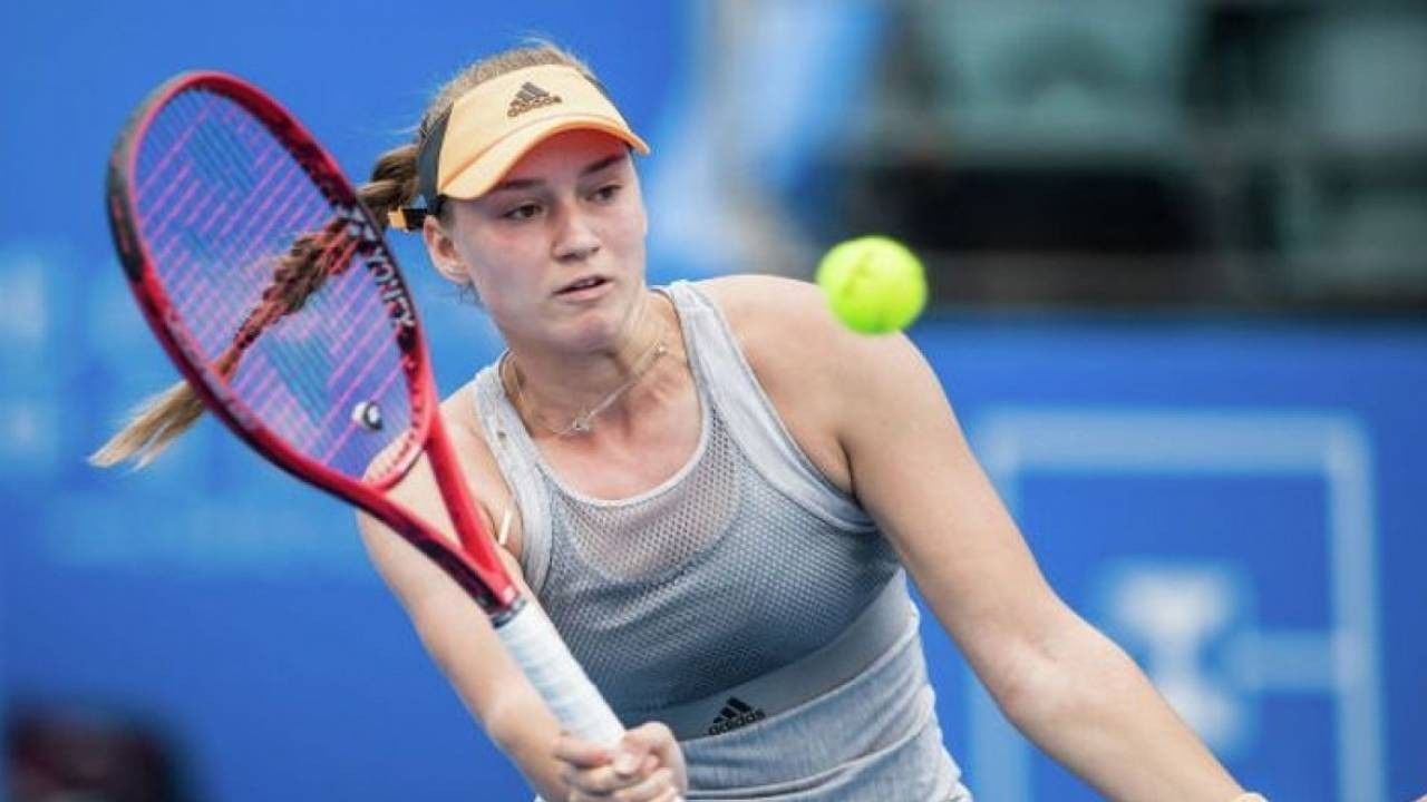 Елена Рыбакина выиграла на старте турнира в Риме
