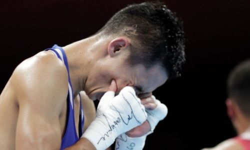Сакен Бибосынов уступил титулованному узбекистанцу «золото» ЧА-2022 по боксу