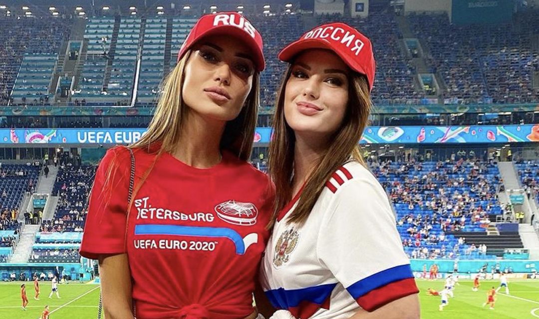 Самые красивые болельщицы сборной России на Евро-2020