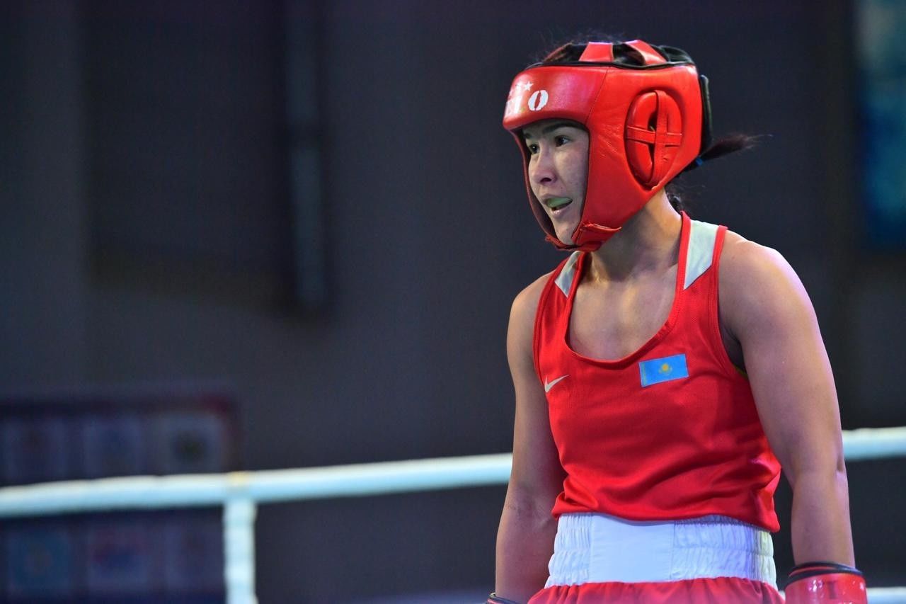 Чемпионка Азии из Казахстана победила первый бой на ЧМ-2022 по боксу