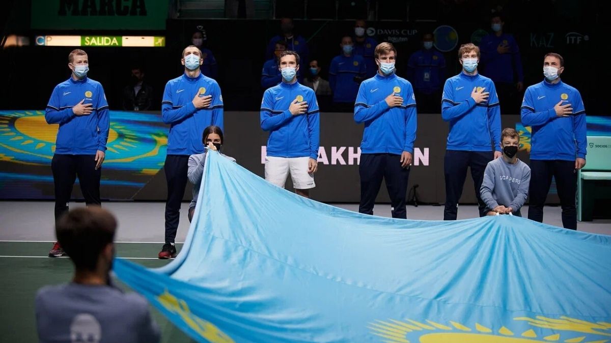 Казахстан выиграл группу и вышел в четвертьфинал Кубка Дэвиса. Как это было?