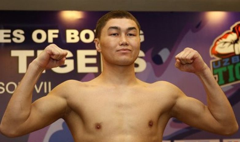Непобежденный казахстанский боксер одержал третью победу за две недели