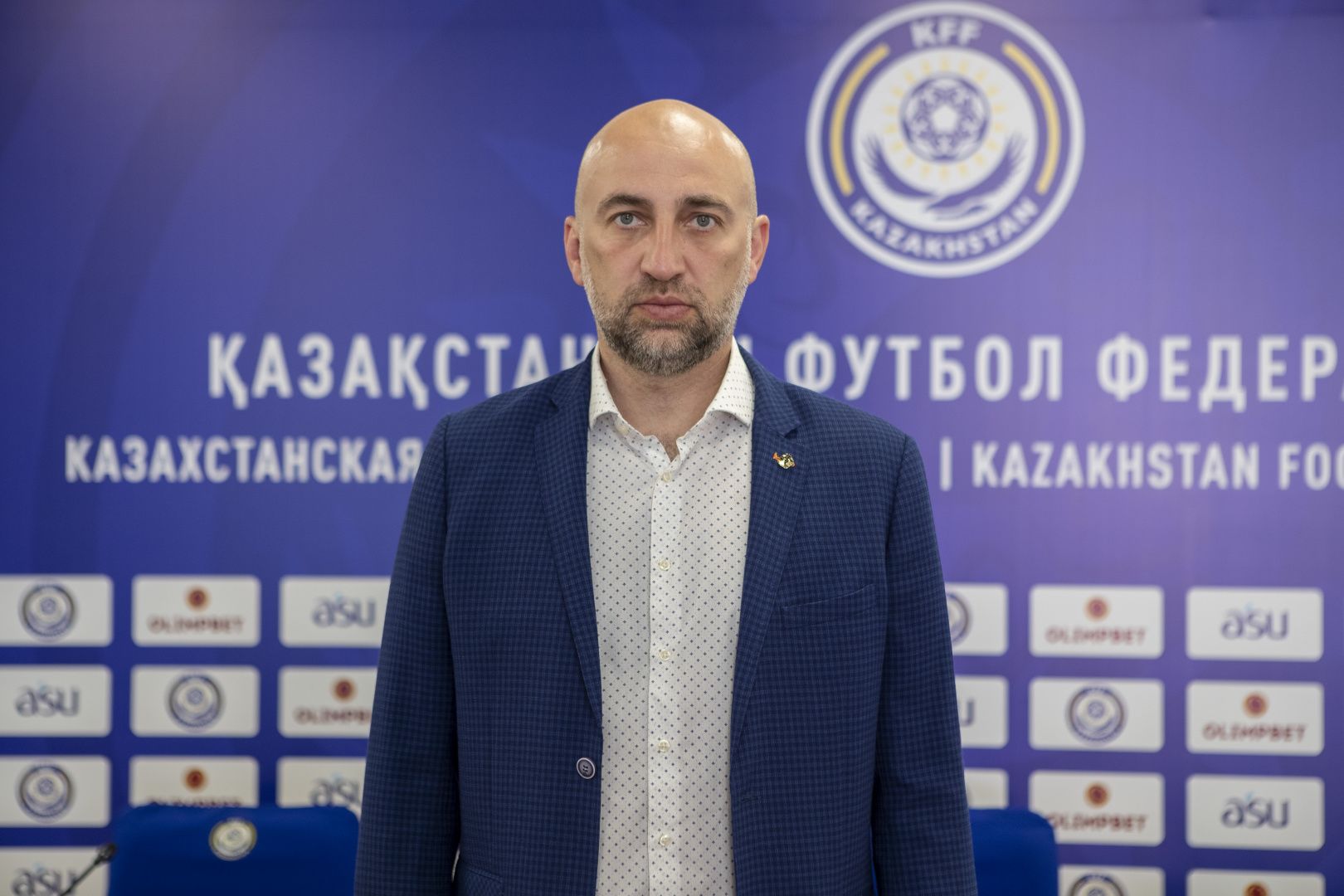 Официально представлен новый главный тренер сборной Казахстана