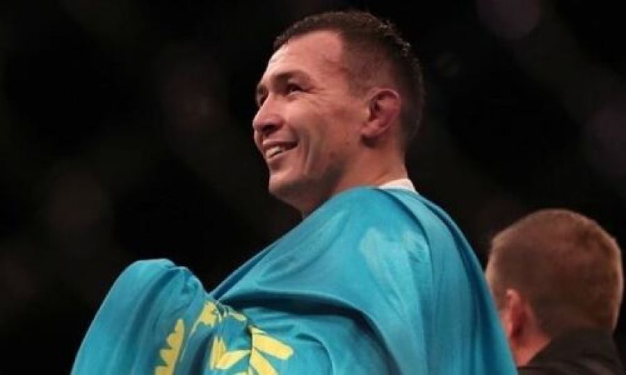 Дамир Исмагулов одержал пятую победу подряд в UFC
