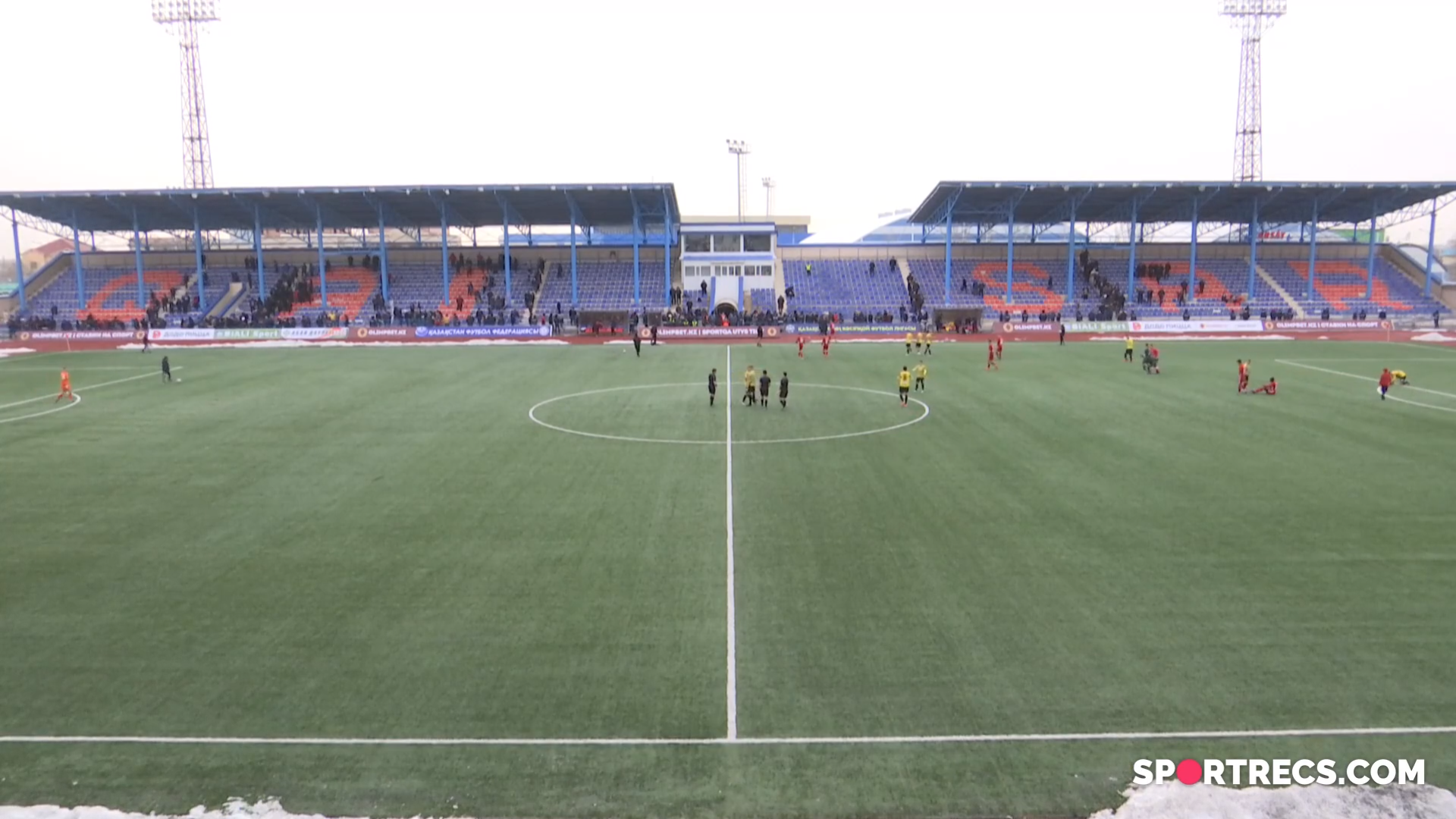 Трибуны стадиона в Кызылорде после финального свистка матча «Кайсар» – «Кайрат»