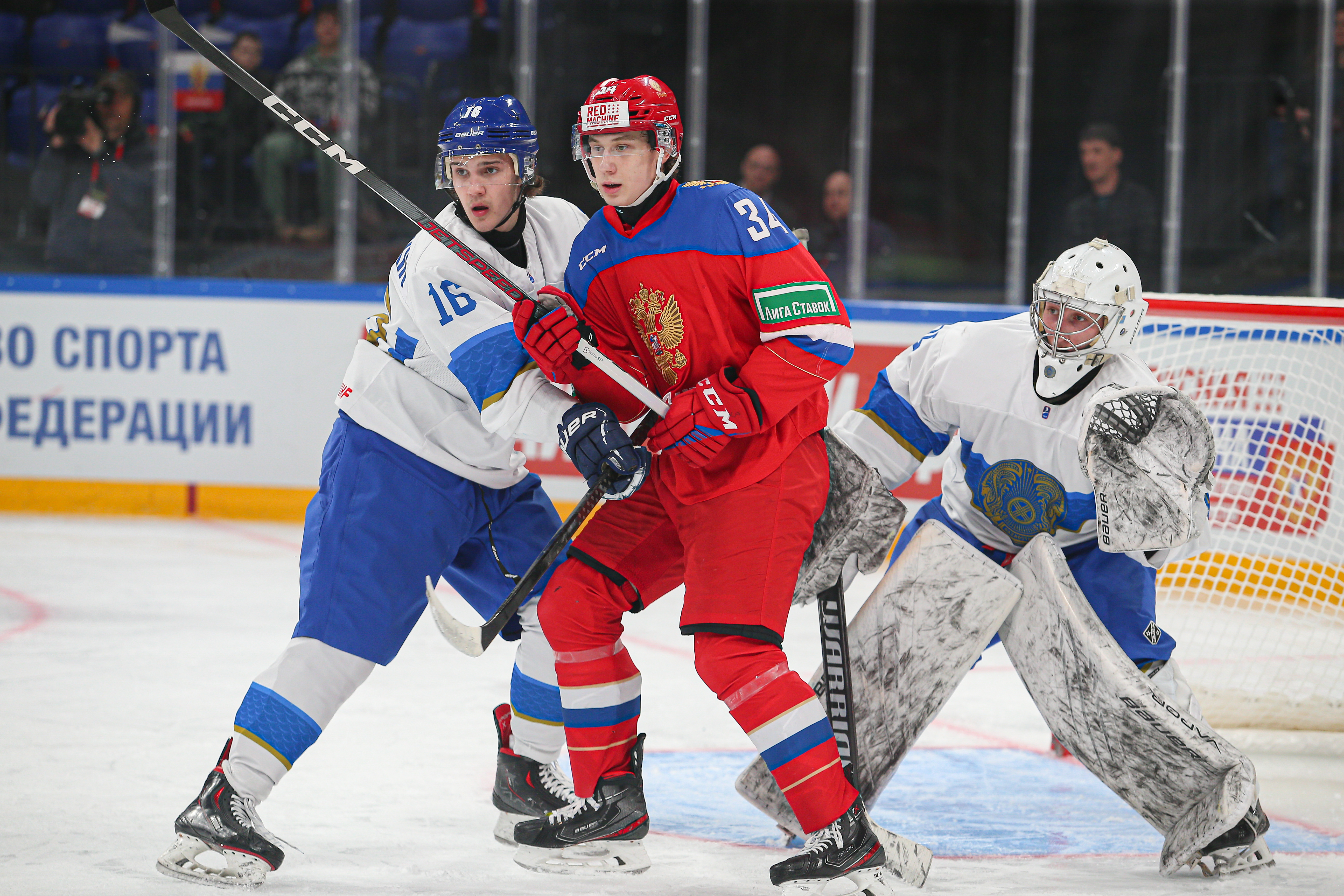 Сборная СХЛ разгромила молодежную сборную Казахстана по хоккею